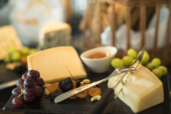 Scenic River Cruises, Scenic Sapphire & Diamond Crystal Dining Cheese 1.jpg